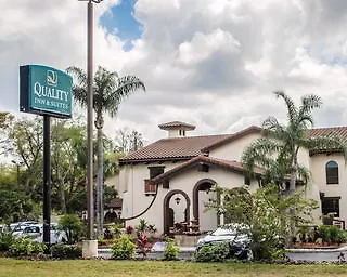 Hotel Baymont By Wyndham Tampa Near Busch Gardens
